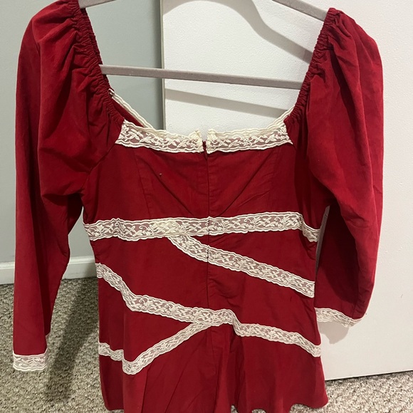 Elegant Red Women's Top with Lace Detailing - Picture 2 of 4
